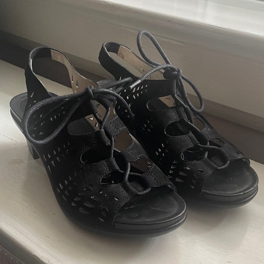 Abeo Black Lace-Up Women's Sandals